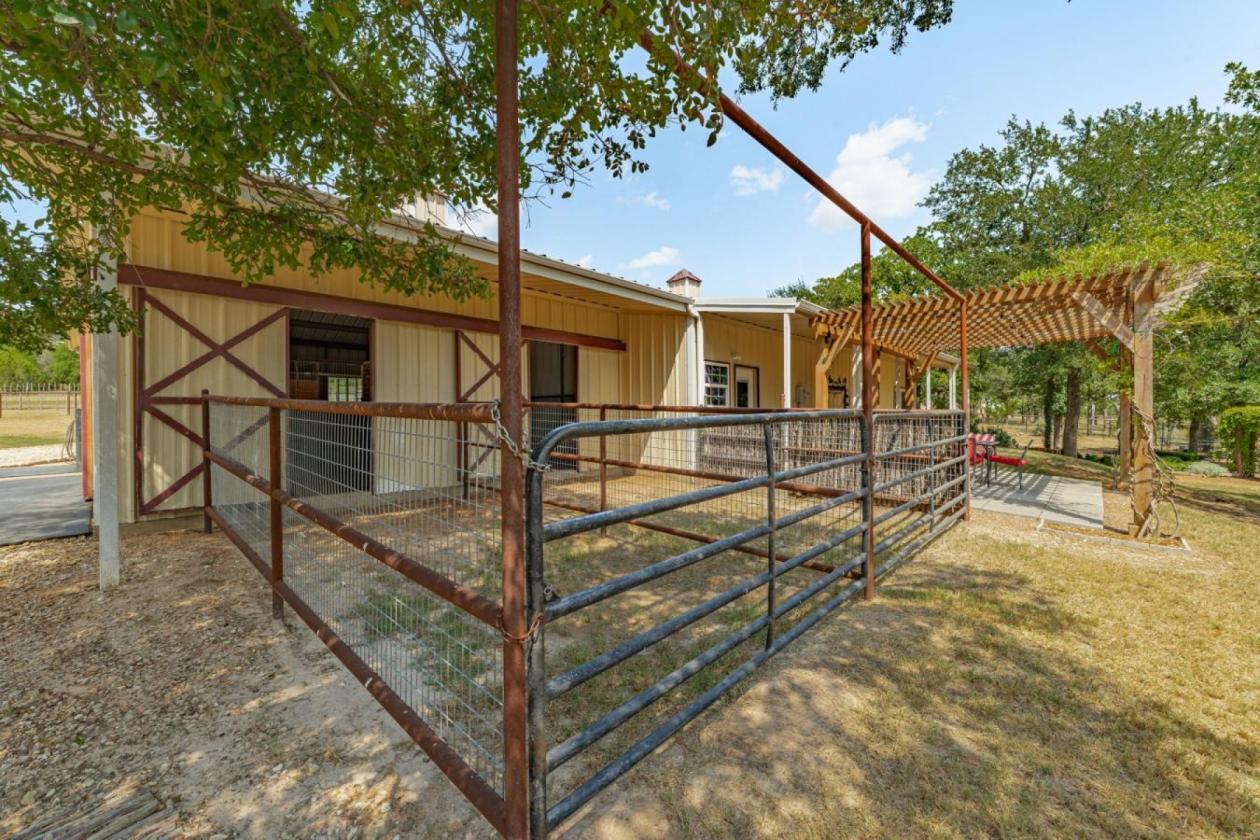 10 Acre, 3/2, Horse Property in Horsemans Ranch - photo 21