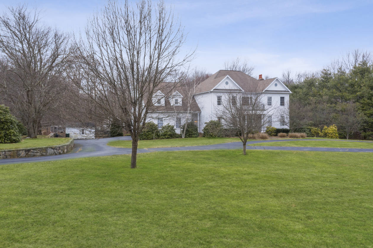 Beautiful Horse Farm in Newtown, CT Newtown, Fairfield County