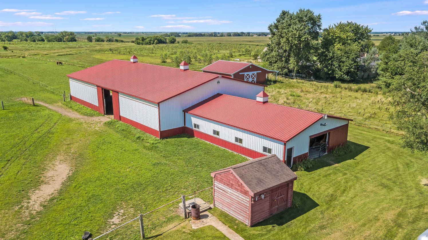 8 Acre Private Horse Property; Home, 8 Stalls, Indoor Arena,... Blackstone, Livingston County