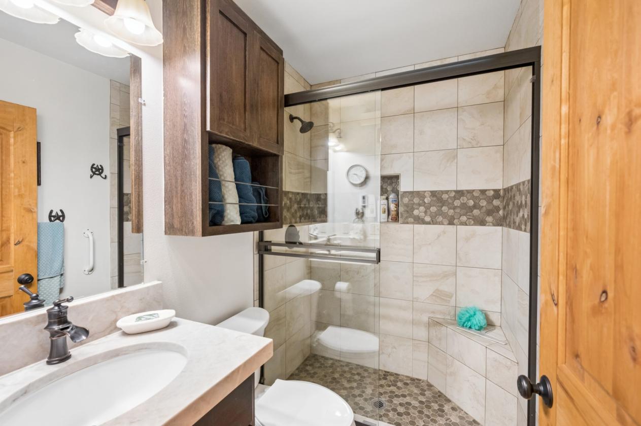 Boutique Equestrian Estate — Turnkey Move-In Ready - photo 9