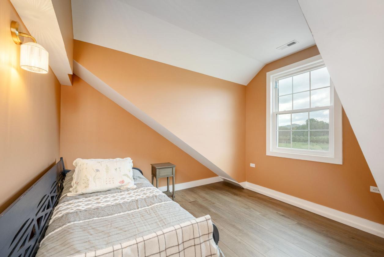 8 Stall Equestrian Farm & Training Facility - photo 18