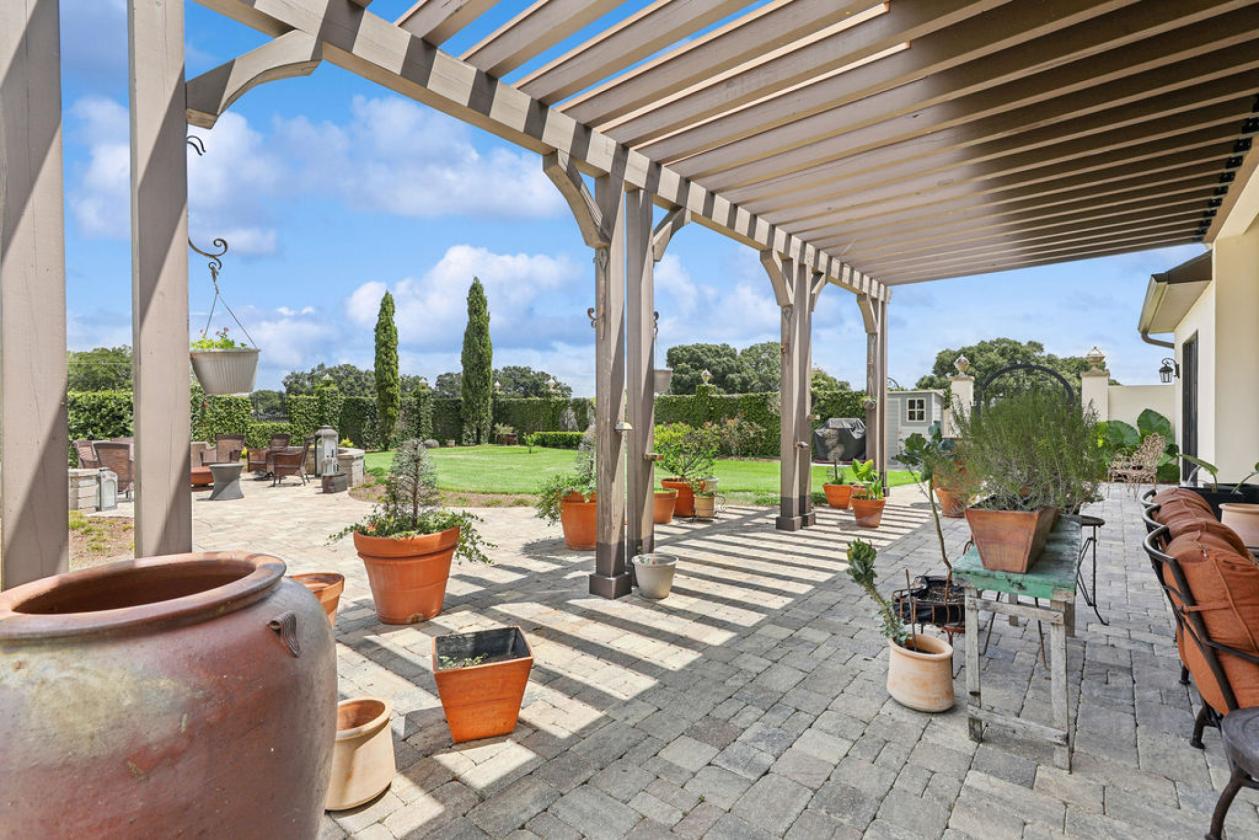 LUXURY TURNKEY 28.62-ACRE EQUESTRIAN ESTATE - photo 15