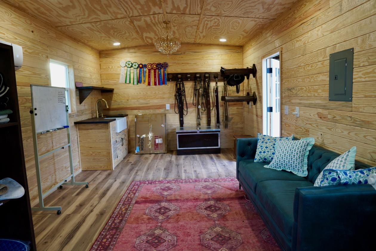 A picture-perfect equestrian estate - photo 21