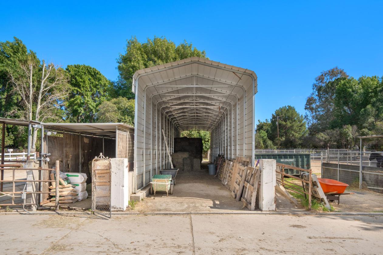 Equestrian & Investment Opportunity in Newhall - photo 12