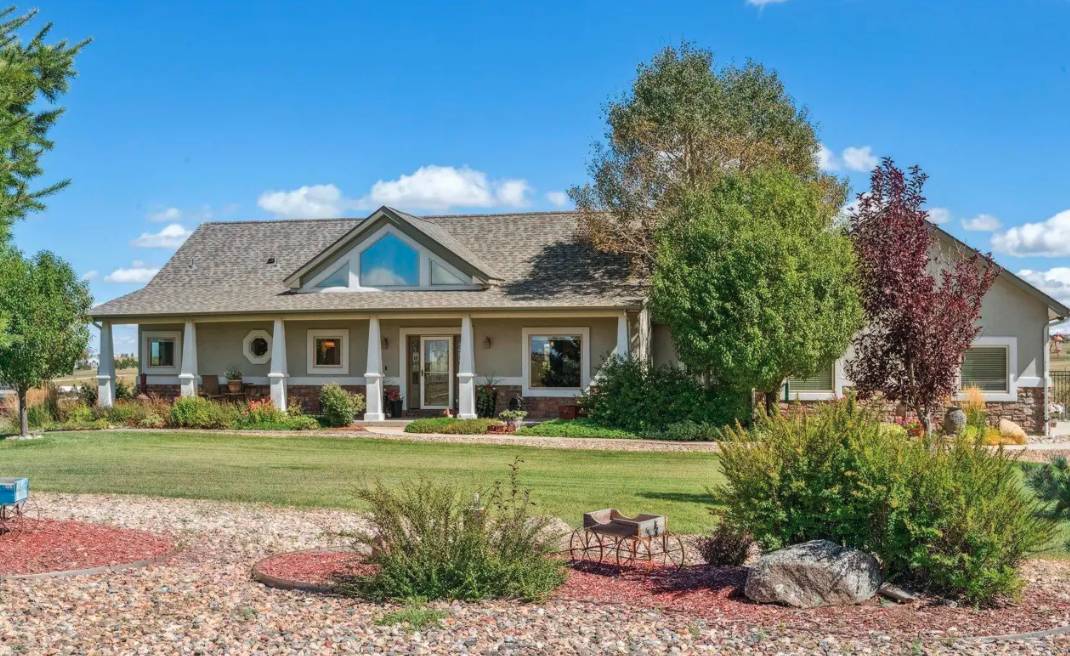 Horse Property for sale.