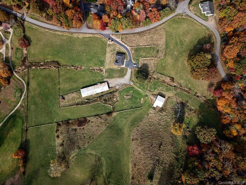 Unbelievable Mountain Views from this Horse Farm Waynesville, Haywood