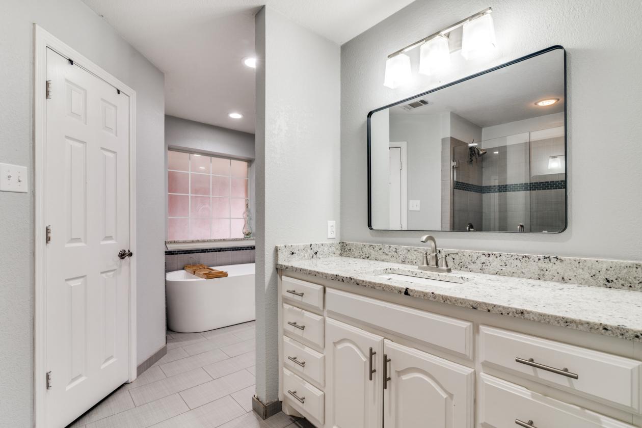 Gorgeous home on 23+ acres, ready for your horses. - photo 13