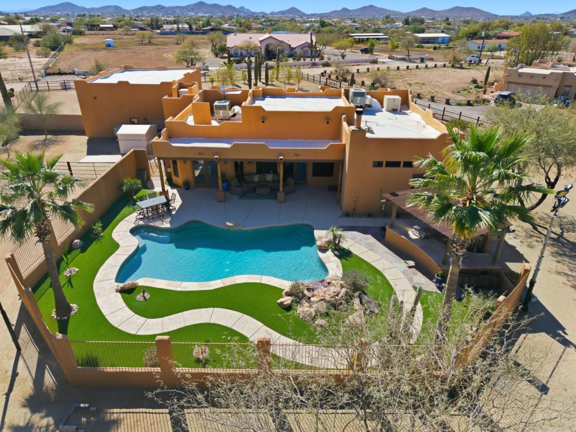 Desert Hills Luxury horse property on over an acre - photo 6