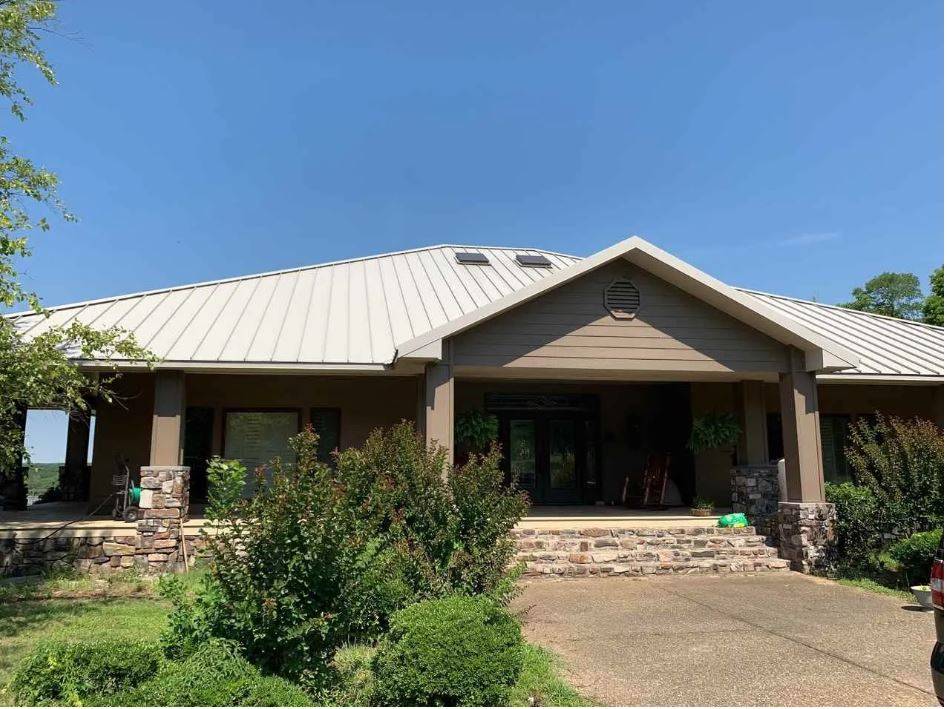 Horse Property for sale.