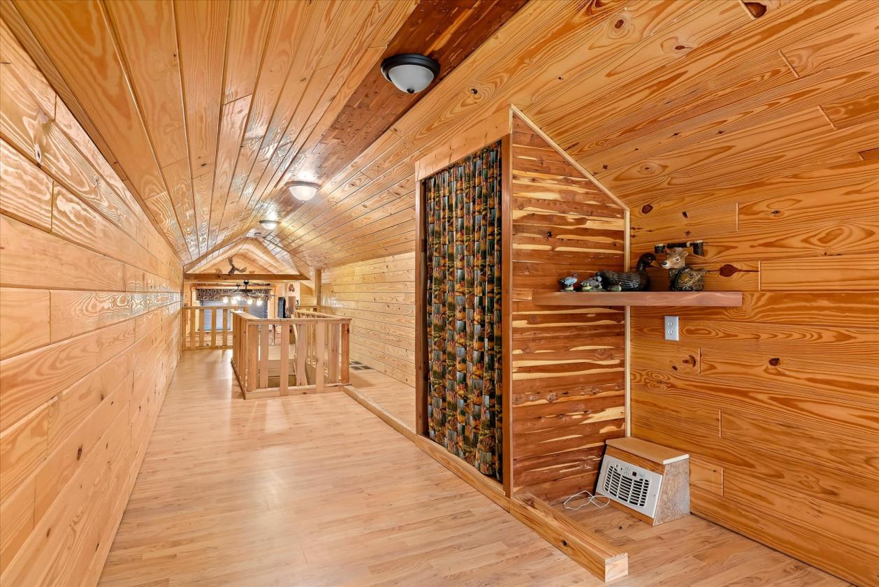 Custom Log Cabin on 9 Acres with 2 Horse Stalls - photo 19