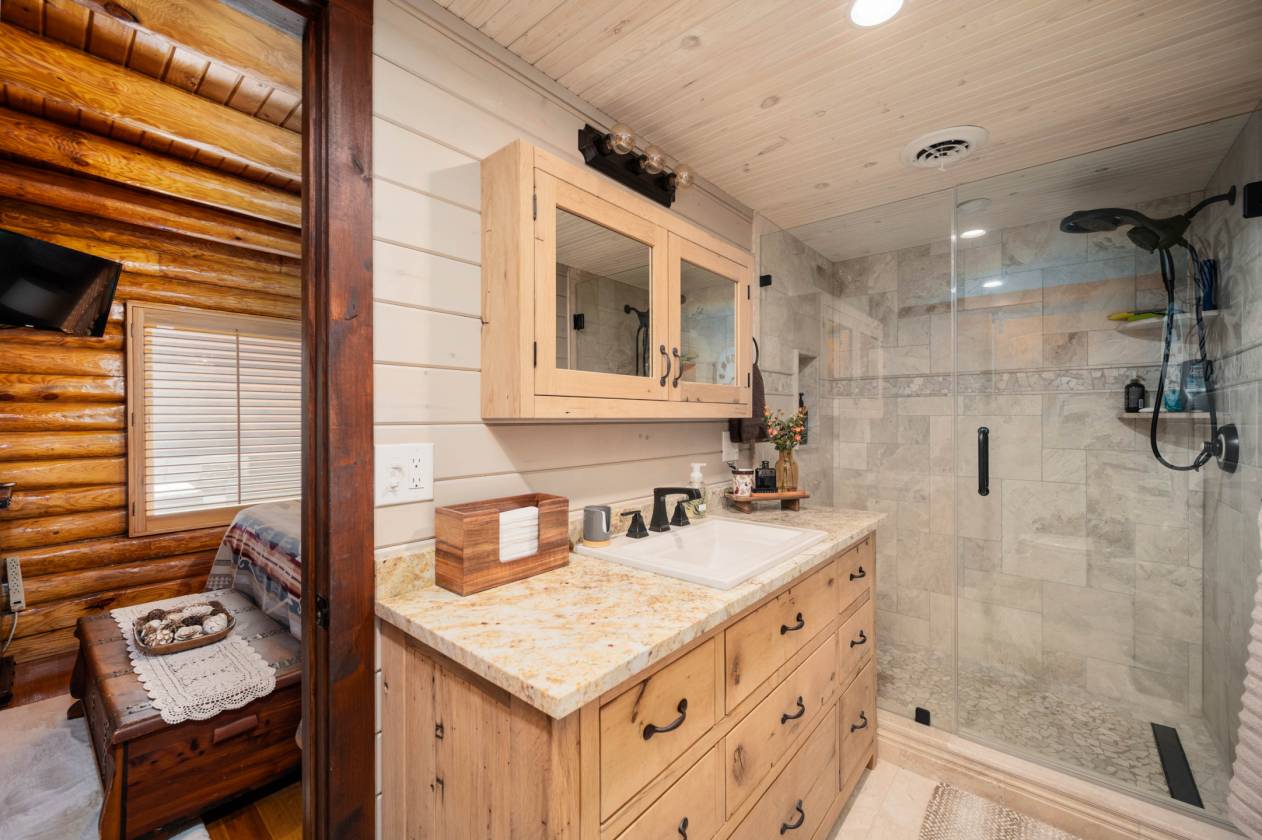 Extraordinary 30+ acre estate with log cabin home - photo 13