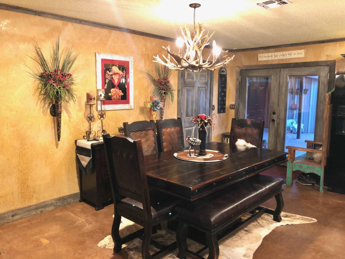 Exceptional Barndominium on 4.28 Acres! Home w/over 1750 SF, 3