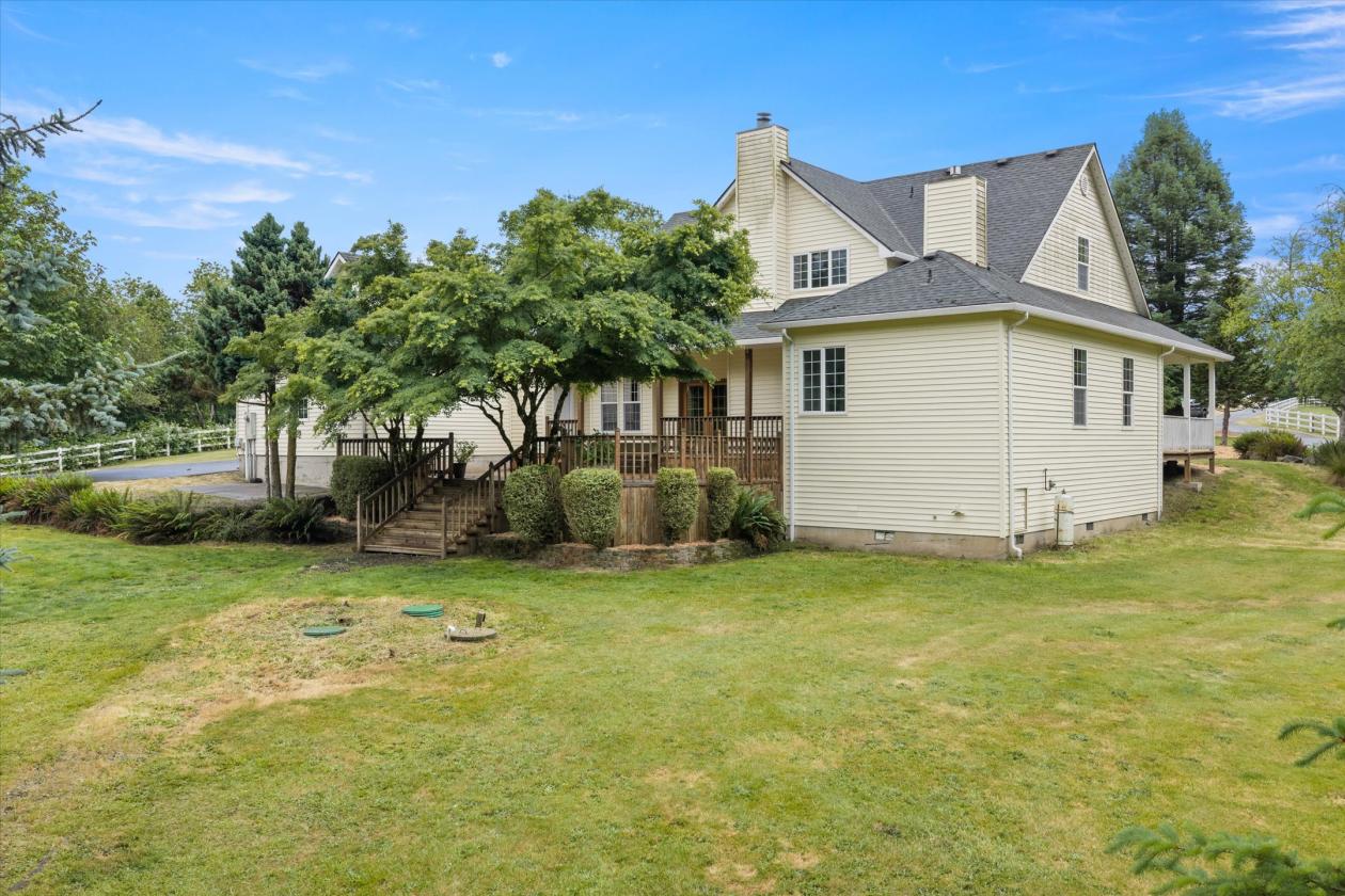 PNW Country Home w/Equestrian Foundations - photo 4