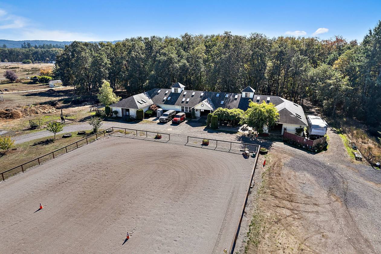 Horse Property for sale.