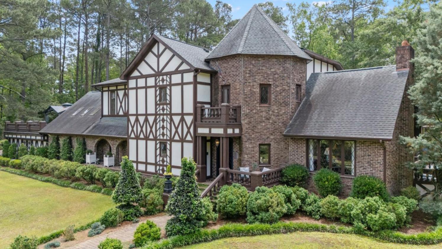 HOME, EVENT AND WEDDING VENUE AND HORSE FARM! - photo 6
