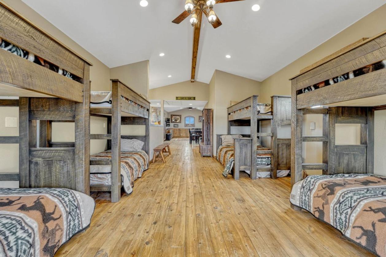 Timeless Equestrian Living Made for Entertaining - photo 11
