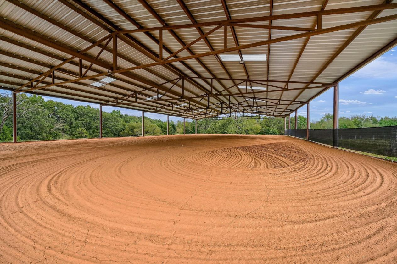 Breathtaking 20+ acre paradise for equestrians - photo 27