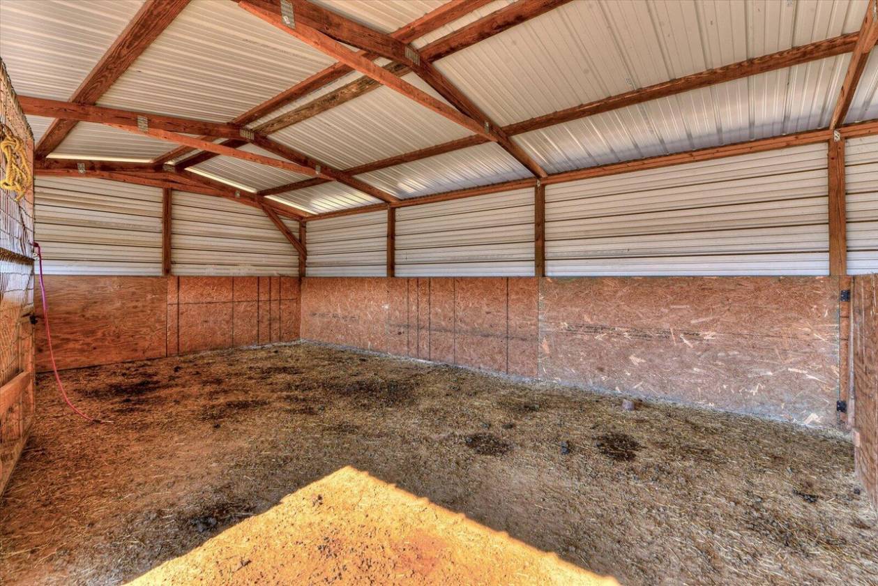 Beautiful 61-Acre Horse Property - photo 27