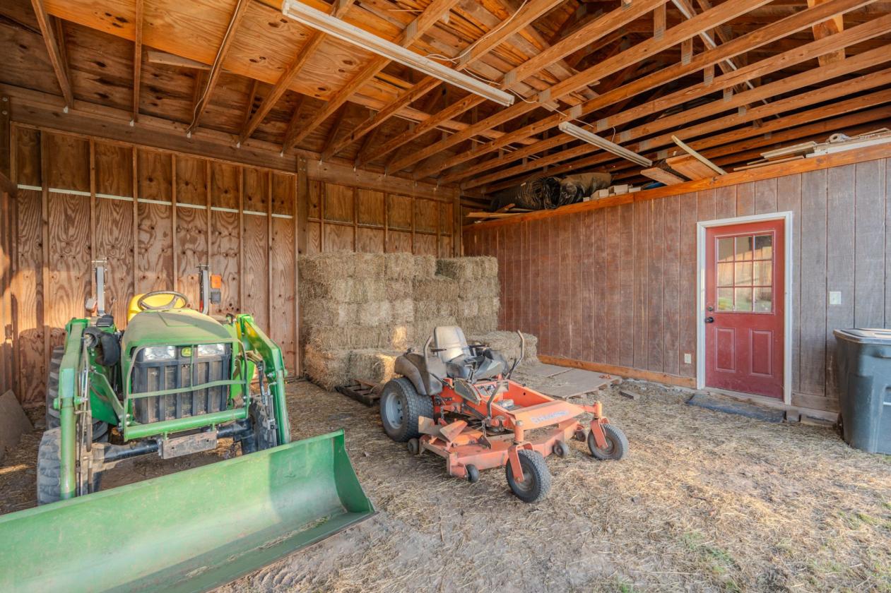 Historic 24 ac Equestrian Estate w Covered Arena - photo 5