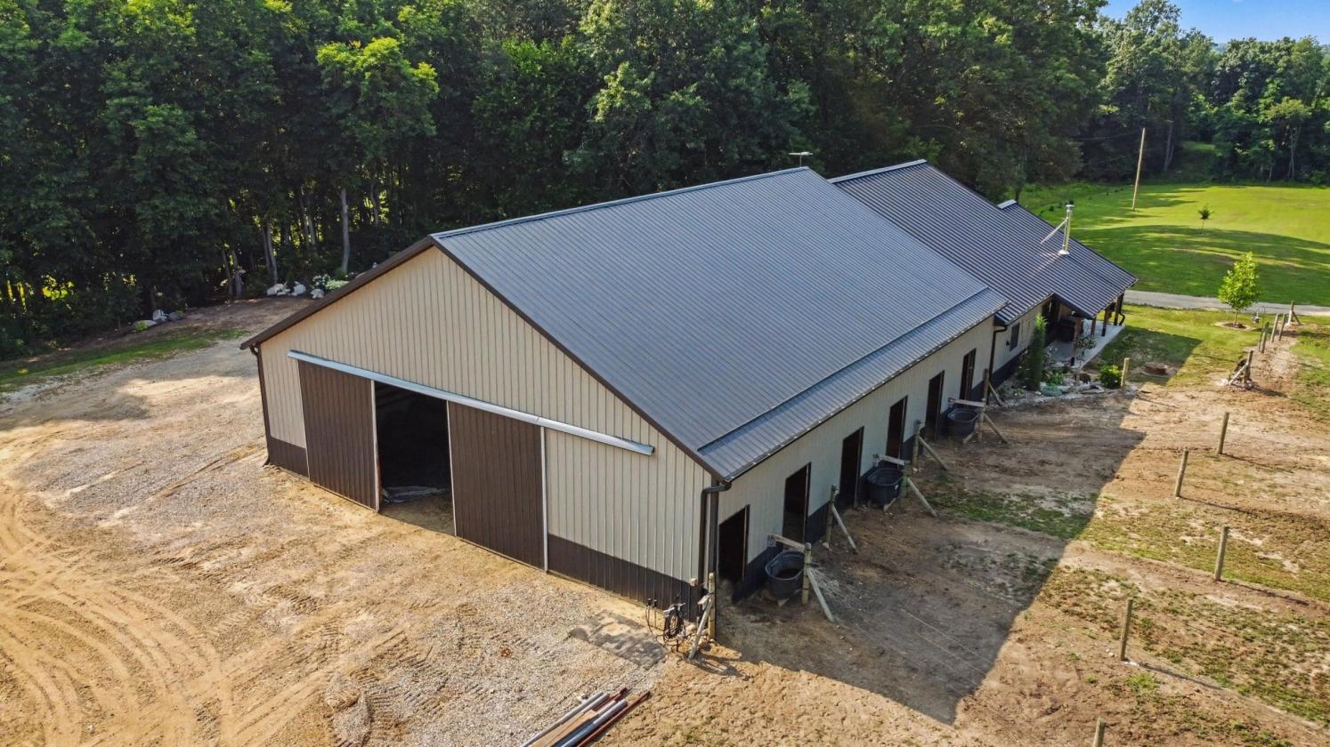 Gorgeous home with equestrian amenities - photo 7
