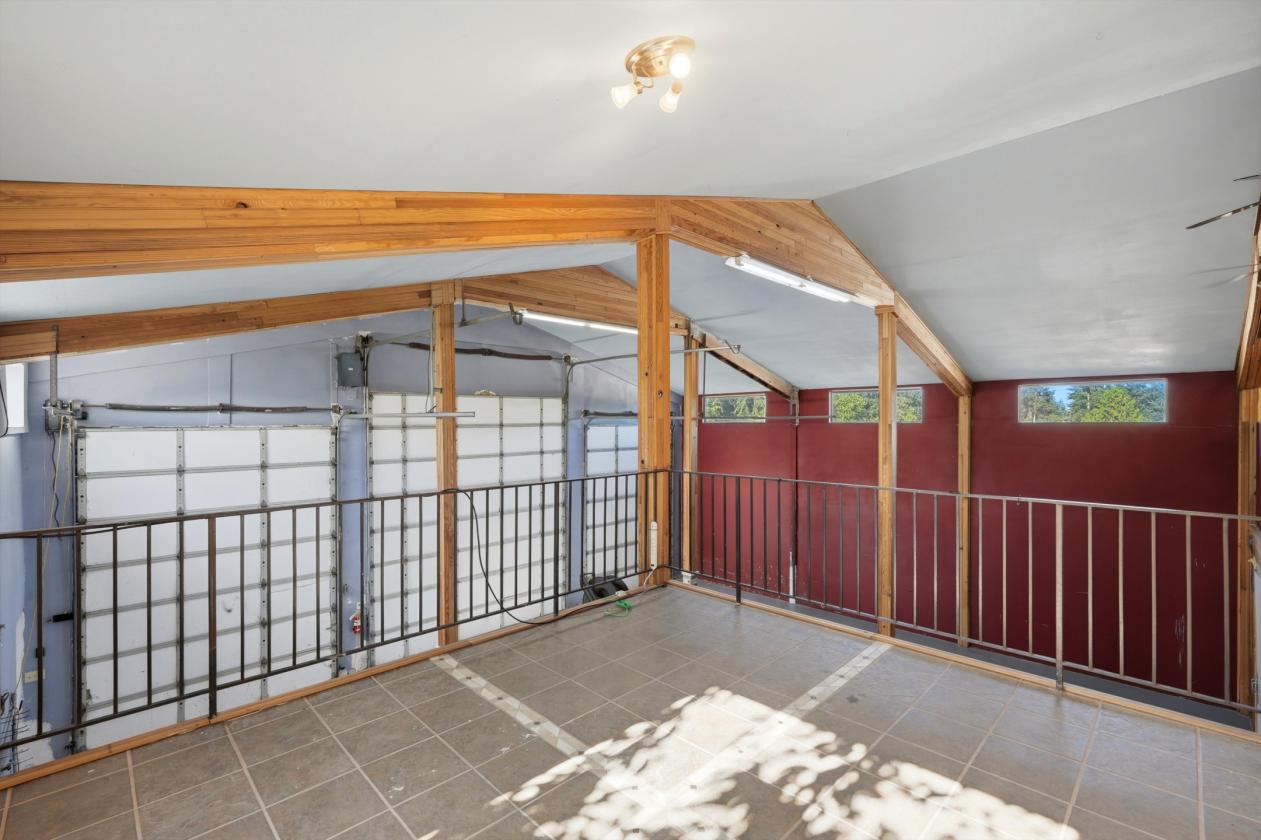 Dividable! Home, Shop & Barn w/Indoor Arena! - photo 22