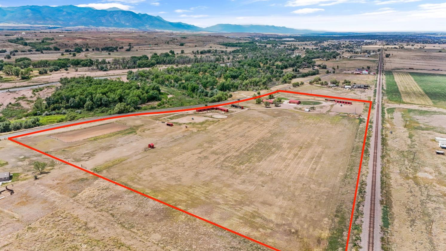 Turn-key equine facility just outside of Fountain! - photo 2