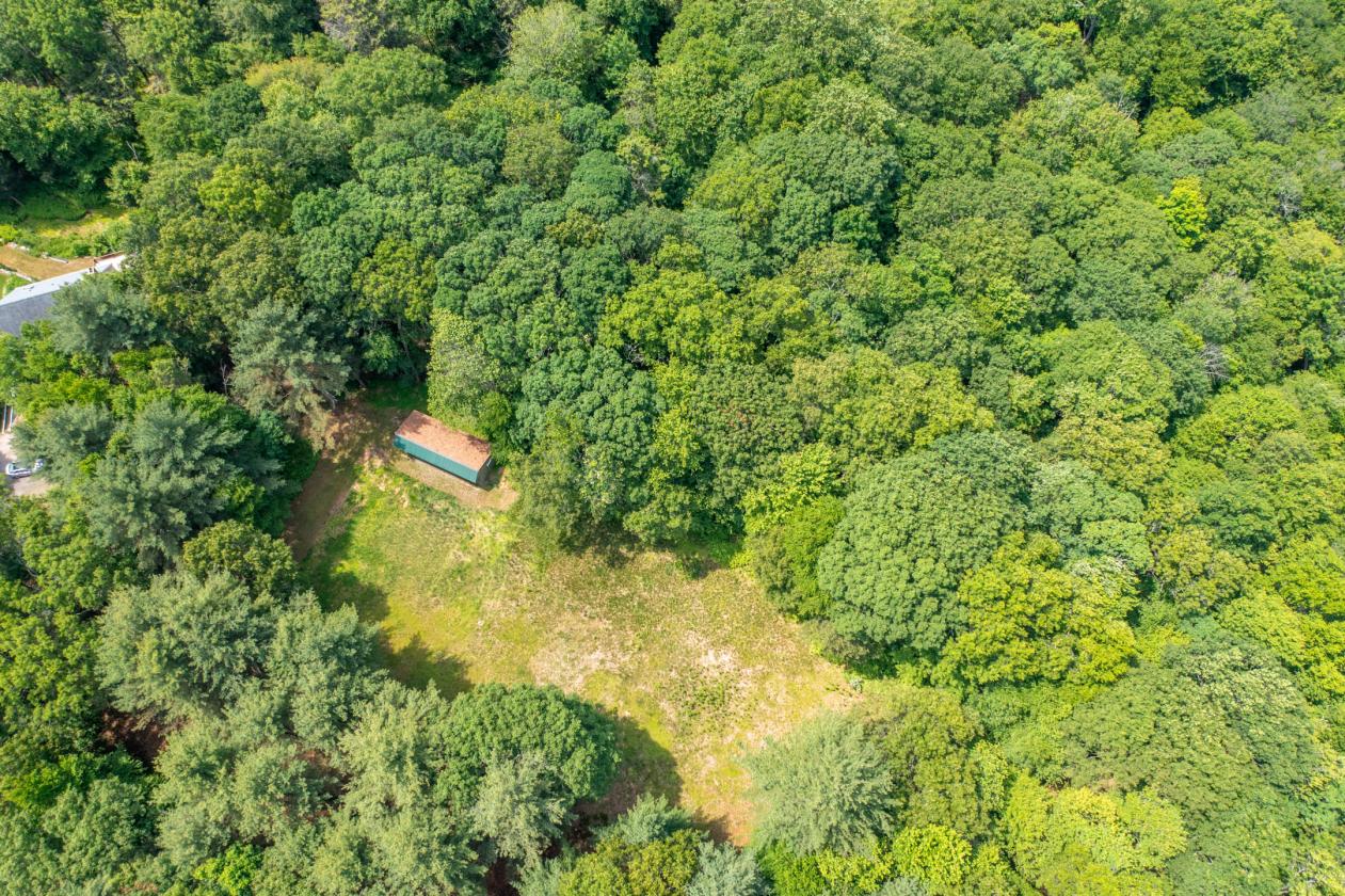 Exceptional Colonial with 2-Stall Barn on 6.22 Acres - photo 20