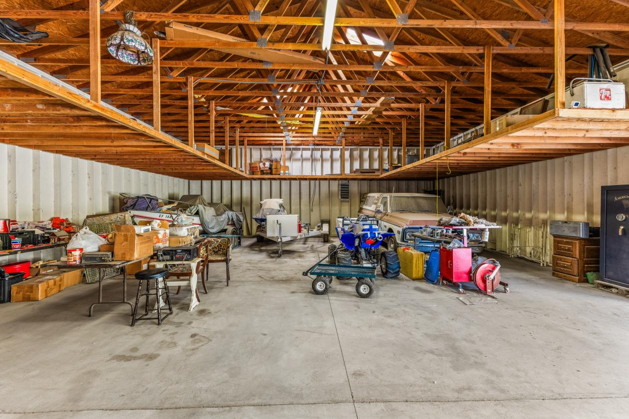Sand Canyon Horse Property | 2.5 Acres & 4 Stalls - photo 10