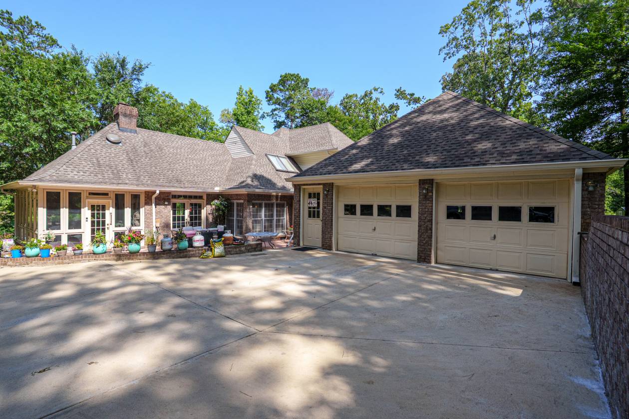 Horse property with several homes - photo 6