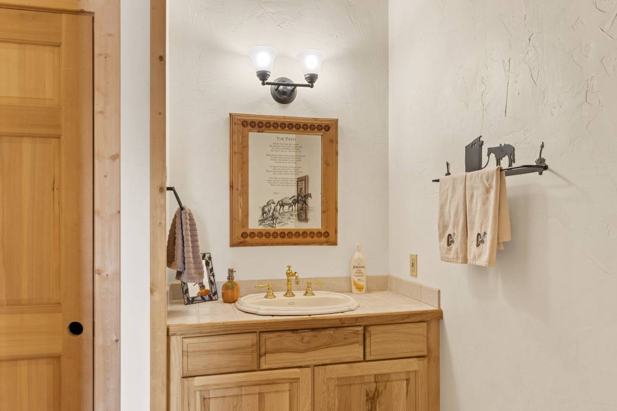 360 Degree Mountain Views for your Horses! - photo 15