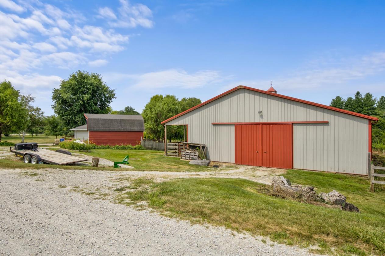 Turnkey Horse Property between Indianola + Norwalk - photo 4
