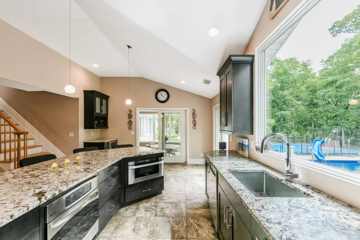 Breathtaking Horse Property set on 2 Acres Smithtown, Suffolk County