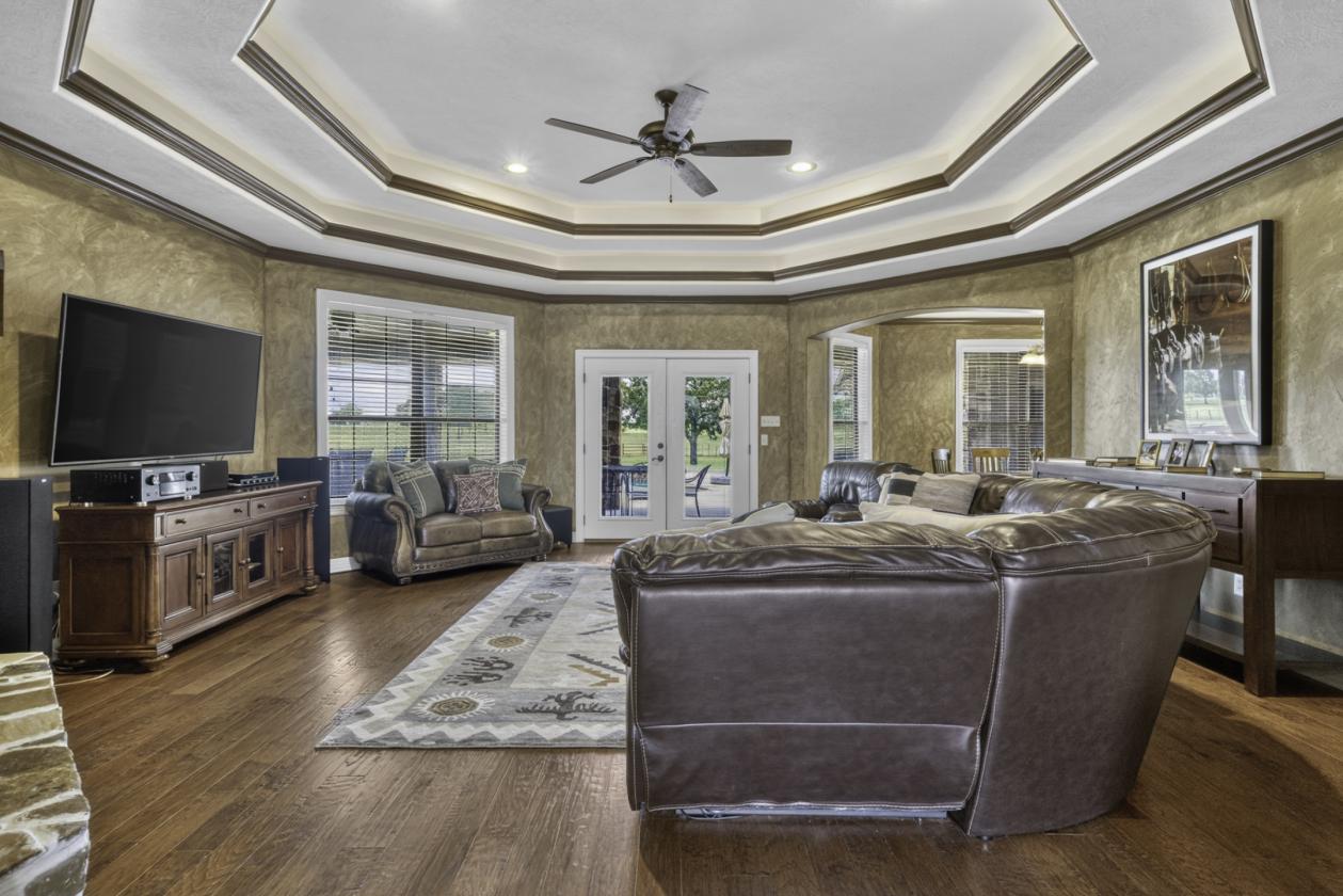 Luxury 32-acre Ranch Estate near Texas A&M - photo 7