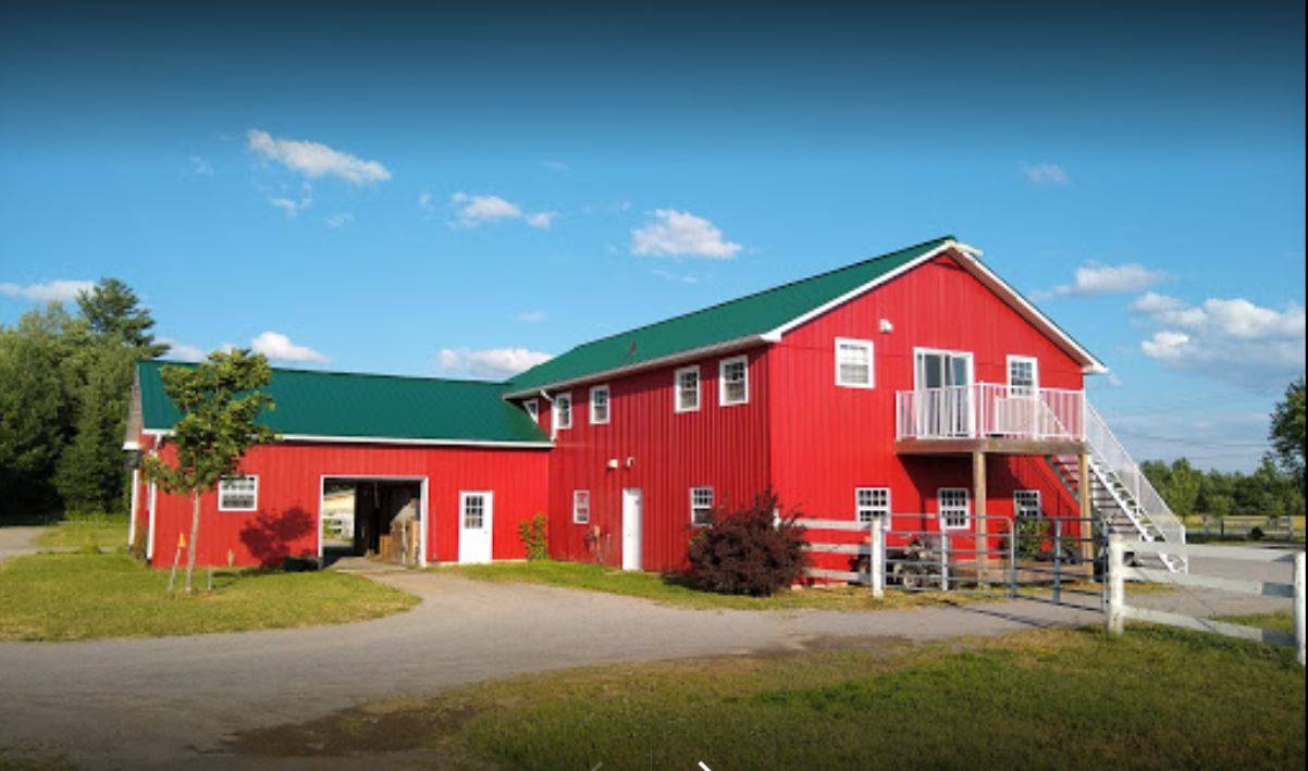 Horse Farms For Sale in Quebec, Equestrian Properties & Horse Ranches For Sale