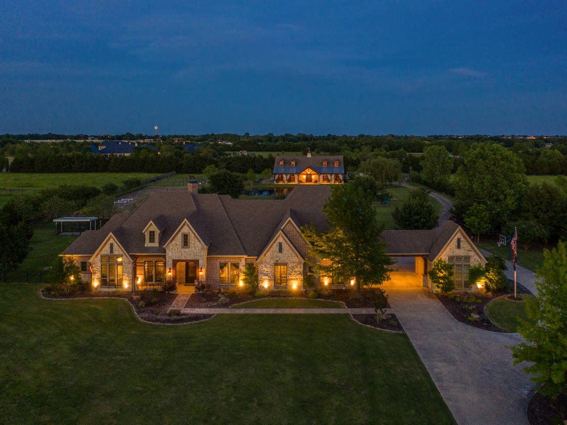 Luxury equestrian estate for sale with dressage arena and barn Heath