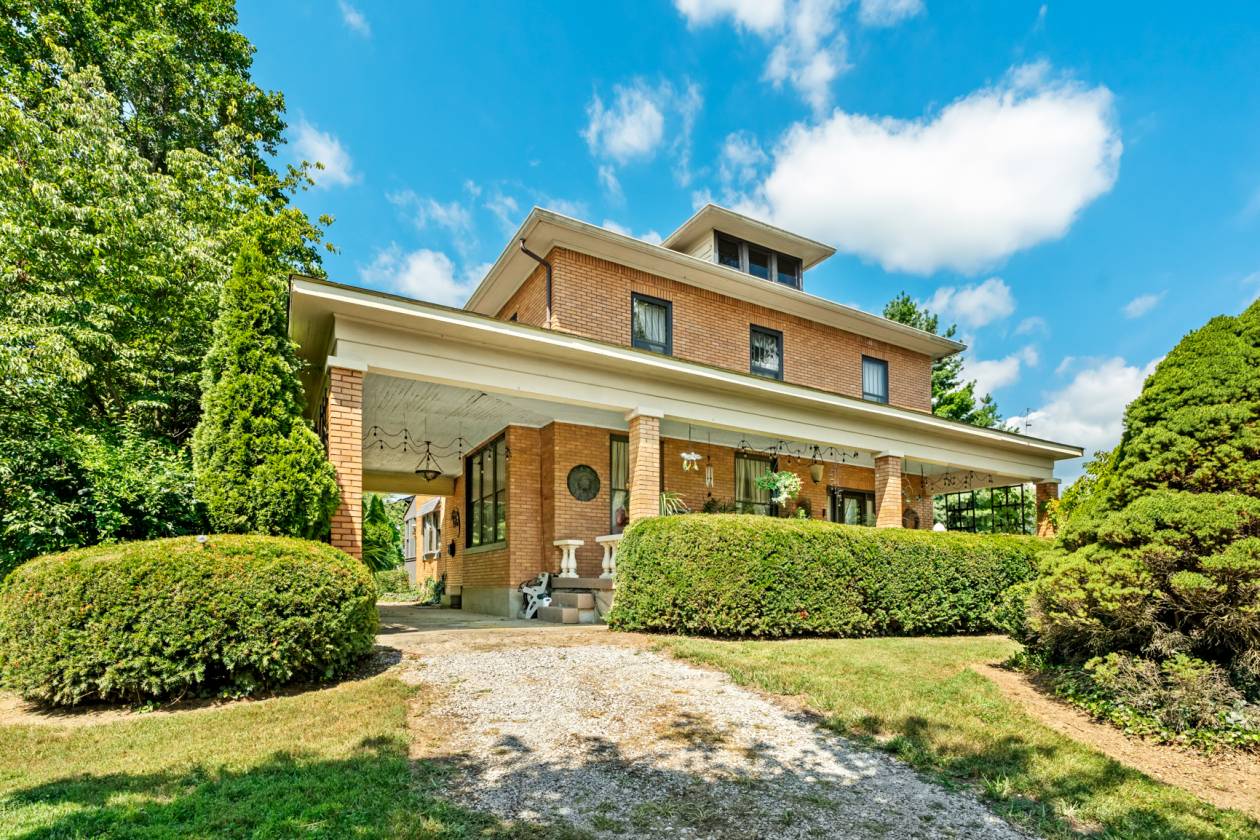 Horse Property for sale.