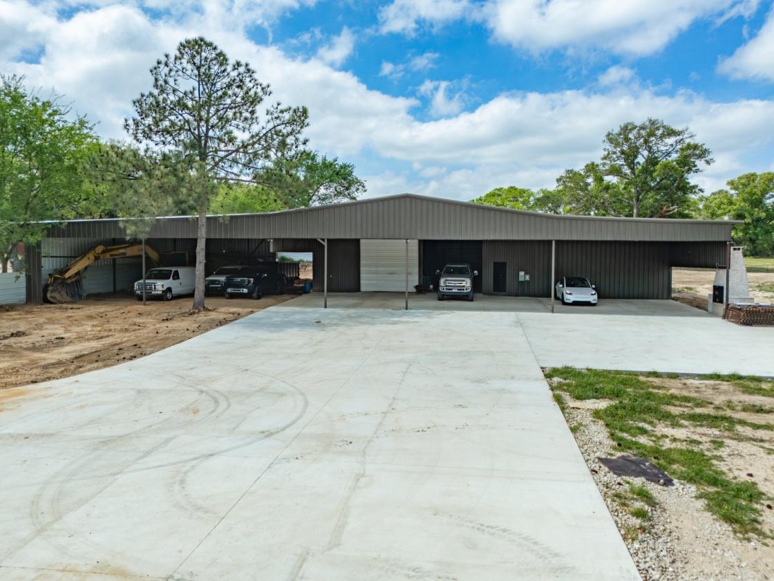 8 Acres on 2 parcels with shop and room for horses - photo 9