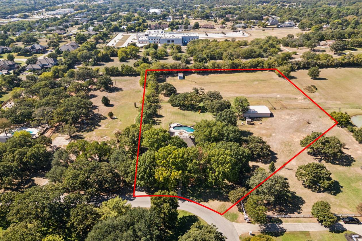 Horse Property for sale.