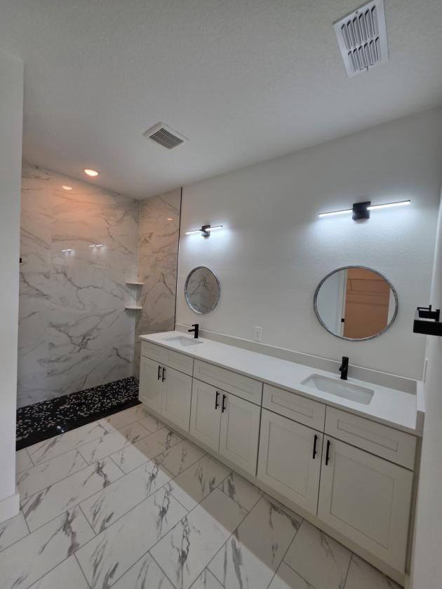 MODERN EQUESTRIAN RETREAT WITH SWEEPING PASTURE VI - photo 19