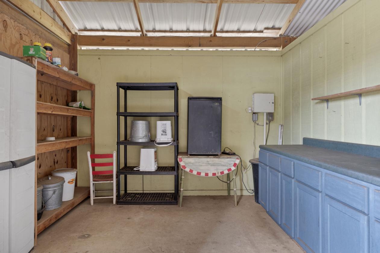 CUSTOM EQUESTRIAN ESTATE ON 7.39 ACRES - photo 21
