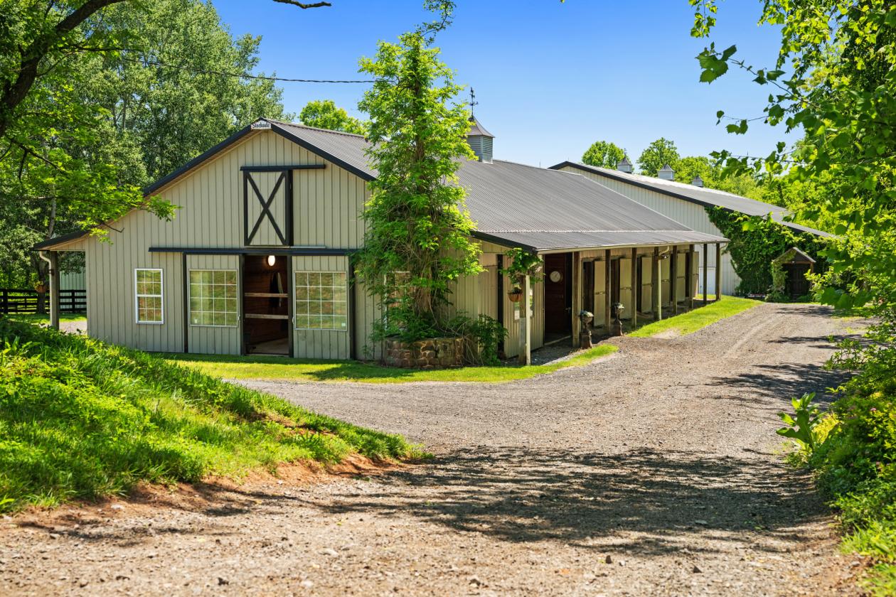 Equestrian Estate - Expanded Home, Barn & Arena! - photo 5