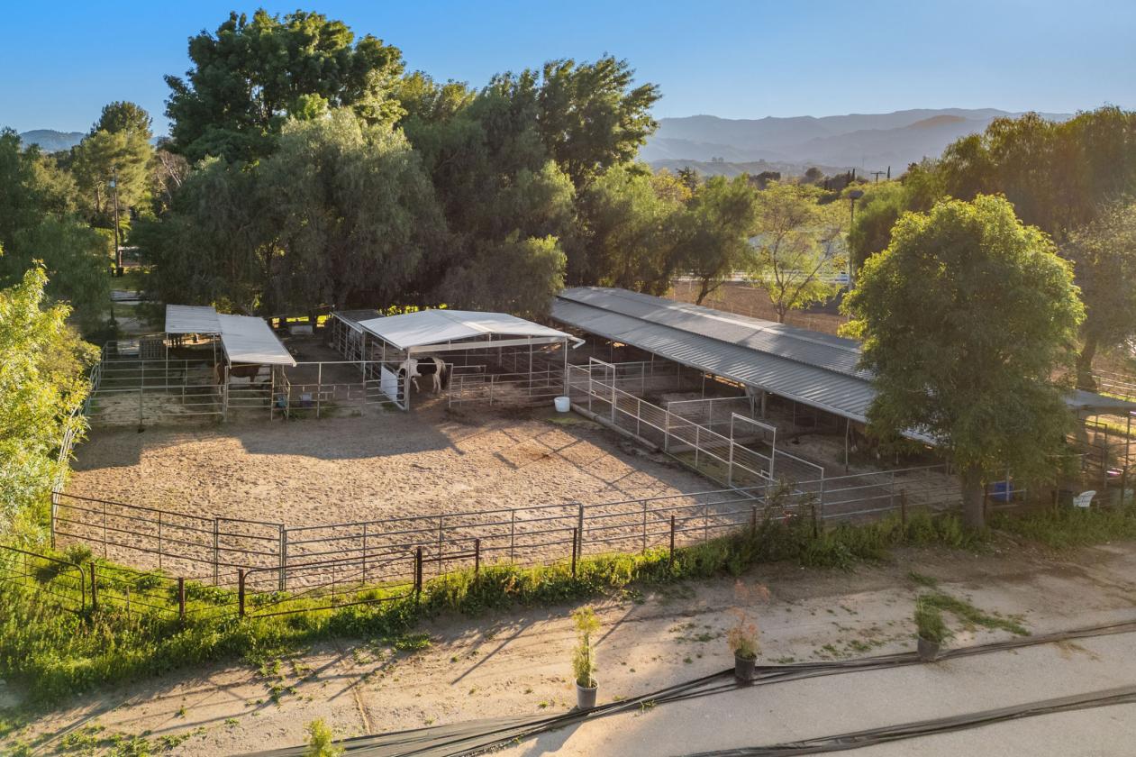 Equestrian & Investment Opportunity in Newhall - photo 7