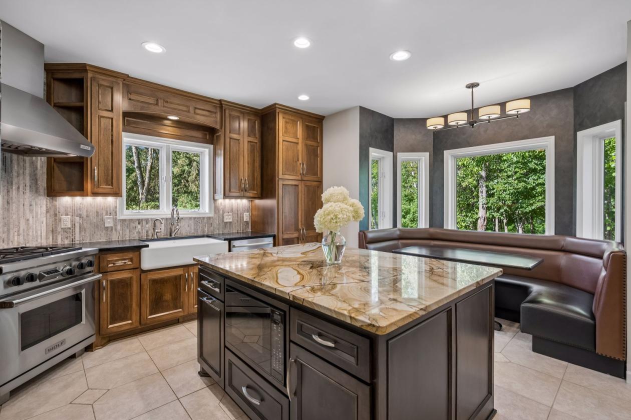 4.69 ACRES WITH LUXURY & PRIVACY - photo 6