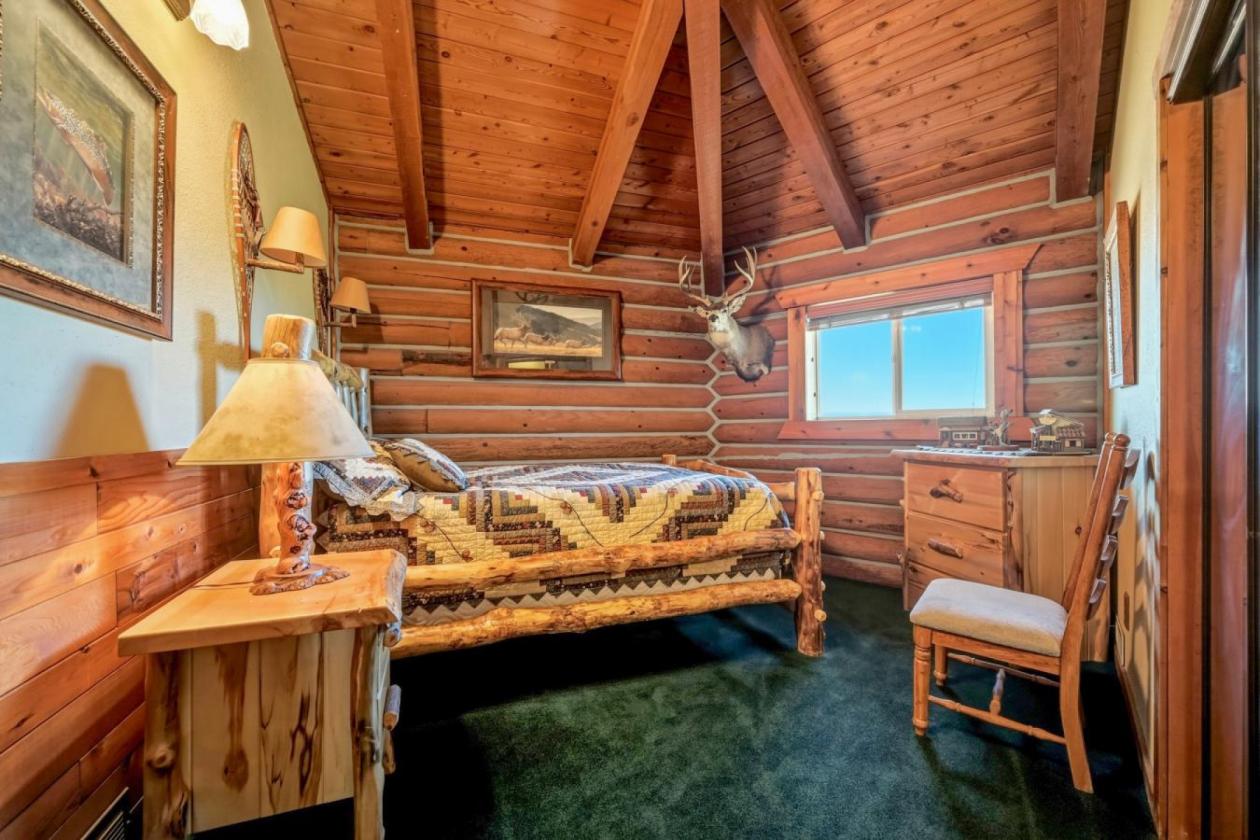 Premier Horse Property With Trophy Mule Deer - photo 16