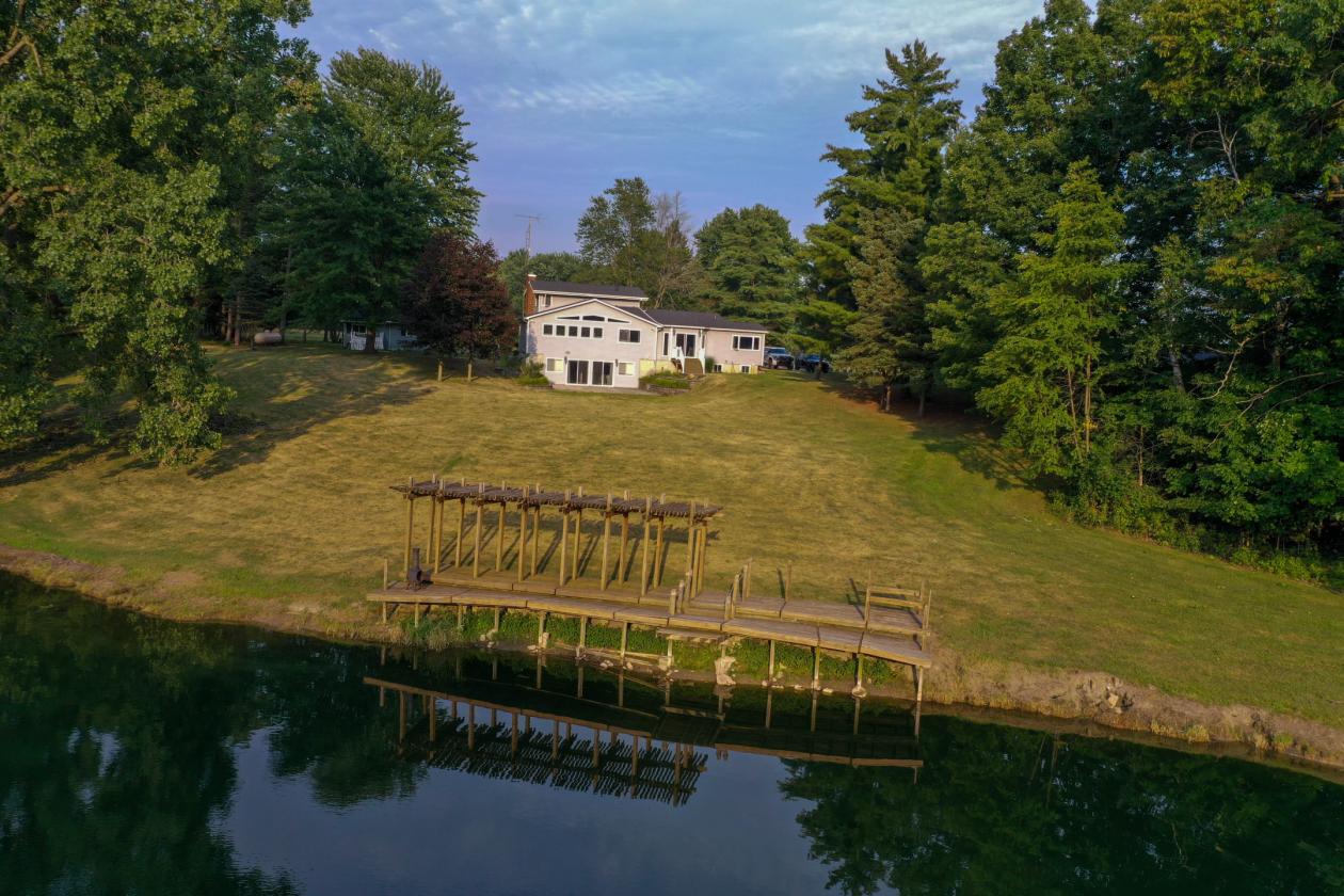 Gorgeous equestrian estate on 34.5 acres - photo 7