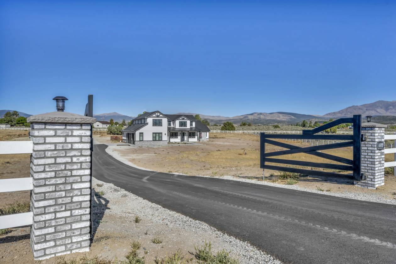 Horse Property for sale.