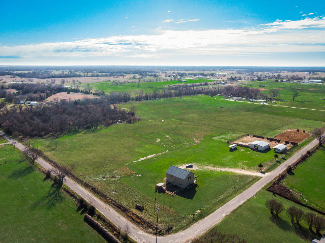 Barndominium on 22 acres with Riding Arena and Barn Emory, Rains