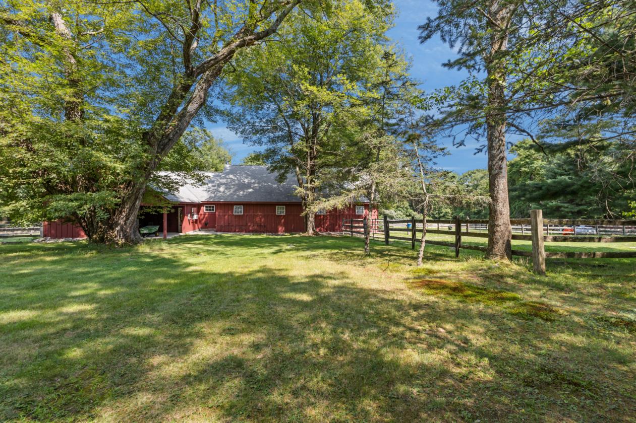 13.5-Acre Equestrian Farm with 12-Stall Barn - photo 18
