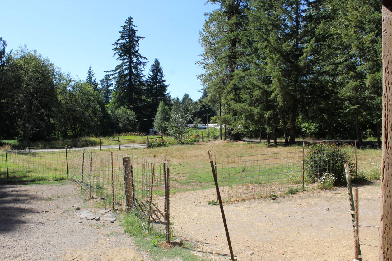 Colton, Oregon Wooded property with Log House and Horse barns