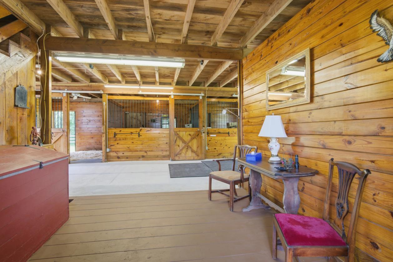 Luxury Horse Property With Trail Riding - photo 11